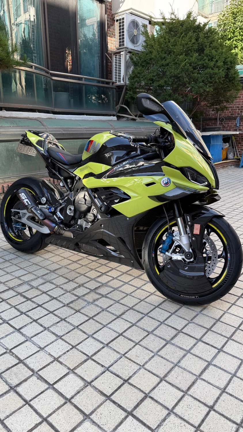 BMW M 1000 RR 2022 옐로 사진 1