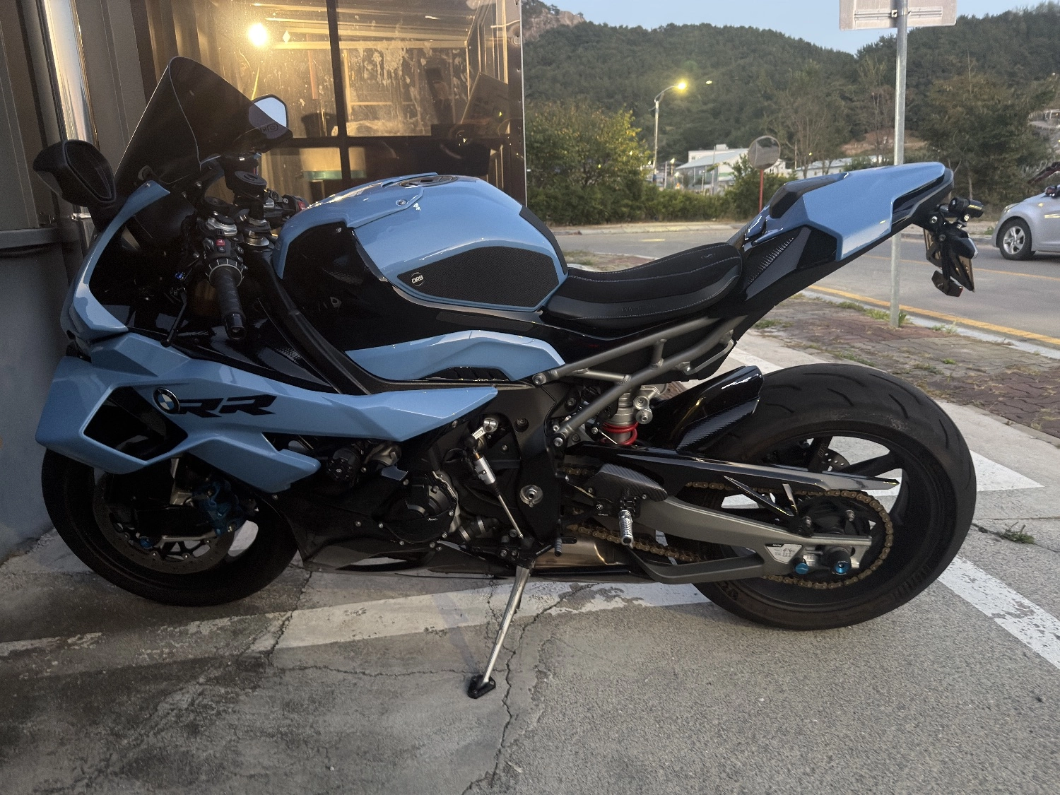 BMW S 1000 RR 2025년식 2025 야스마리나블루 사진 2