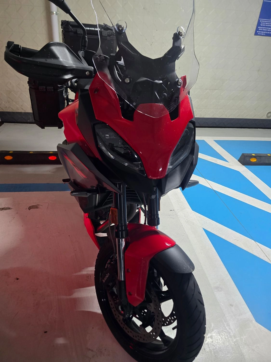 BMW F 900 XR 2025 레드 사진 1