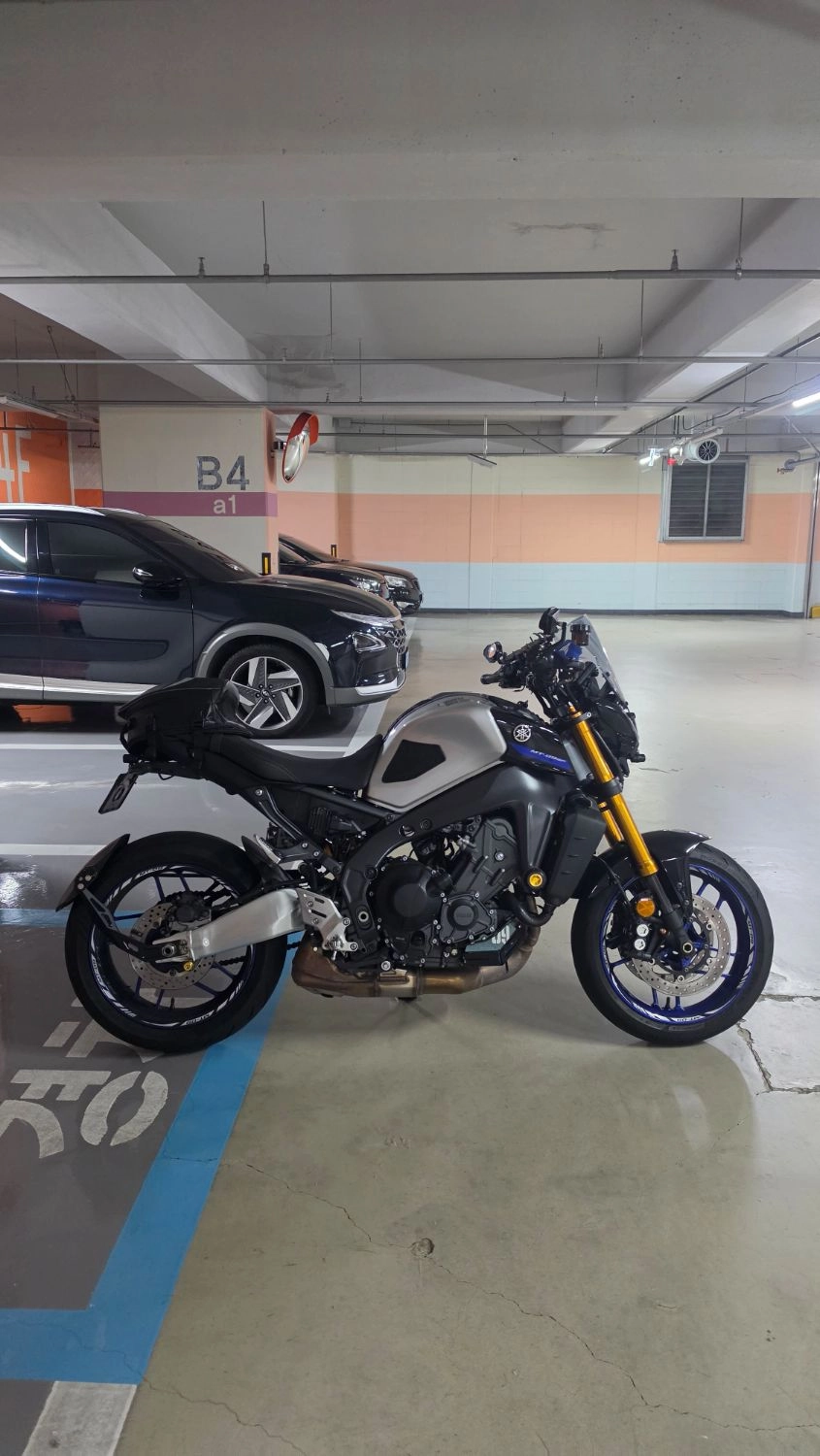 야마하 MT 09 SP 2022 블랙 사진 4