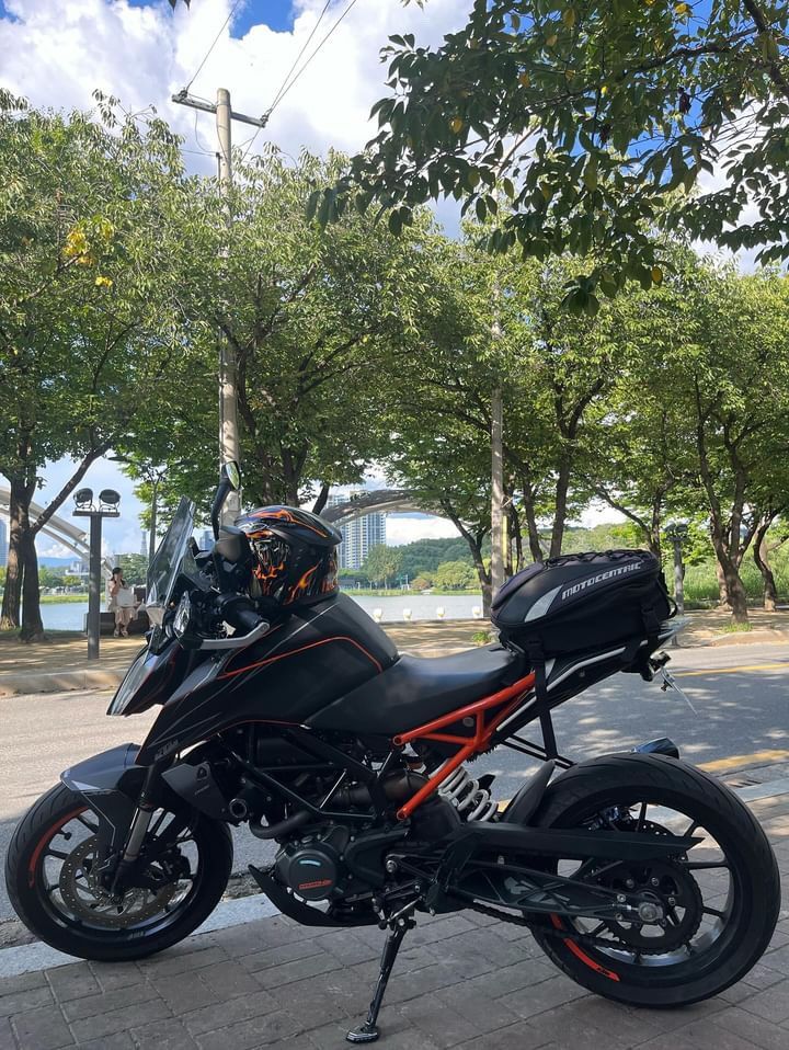 KTM 125 듀크 thumb 2