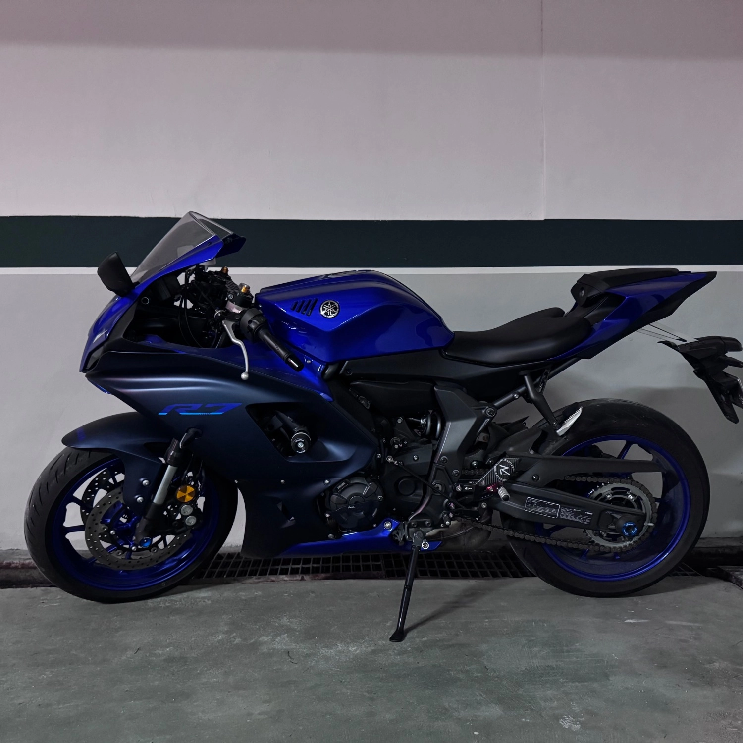 야마하 YZF R7 2022 블루