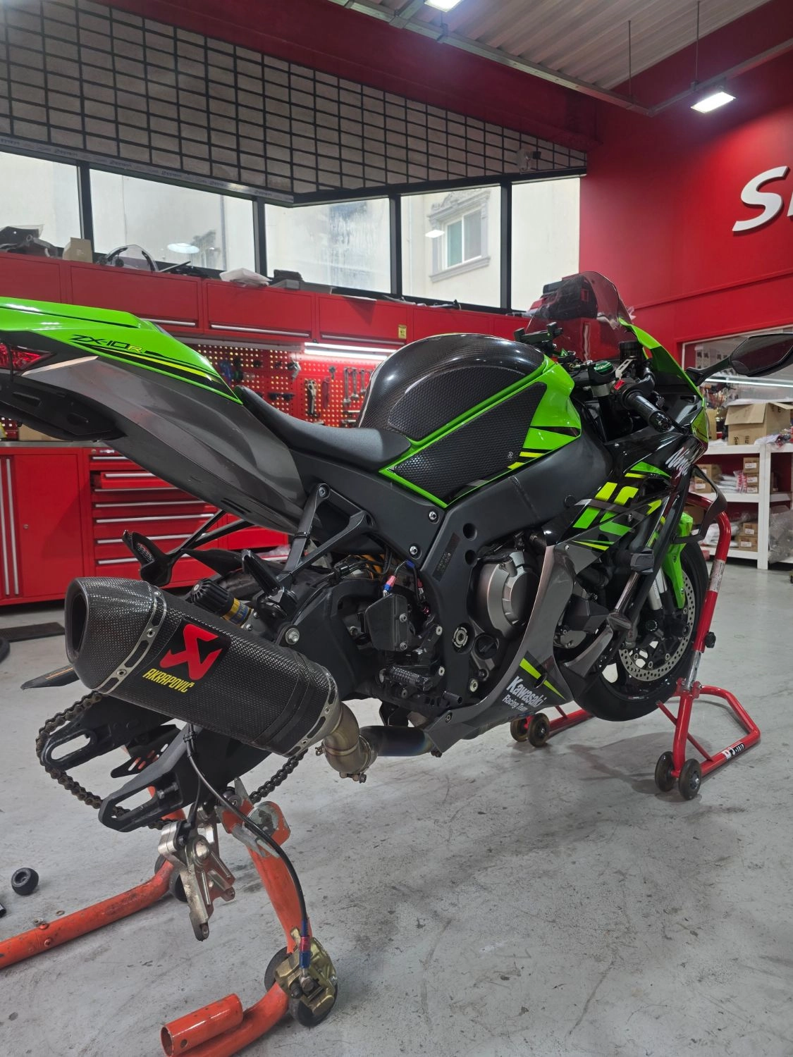 가와사키 닌자 ZX 10 R 2018 그린 사진 3