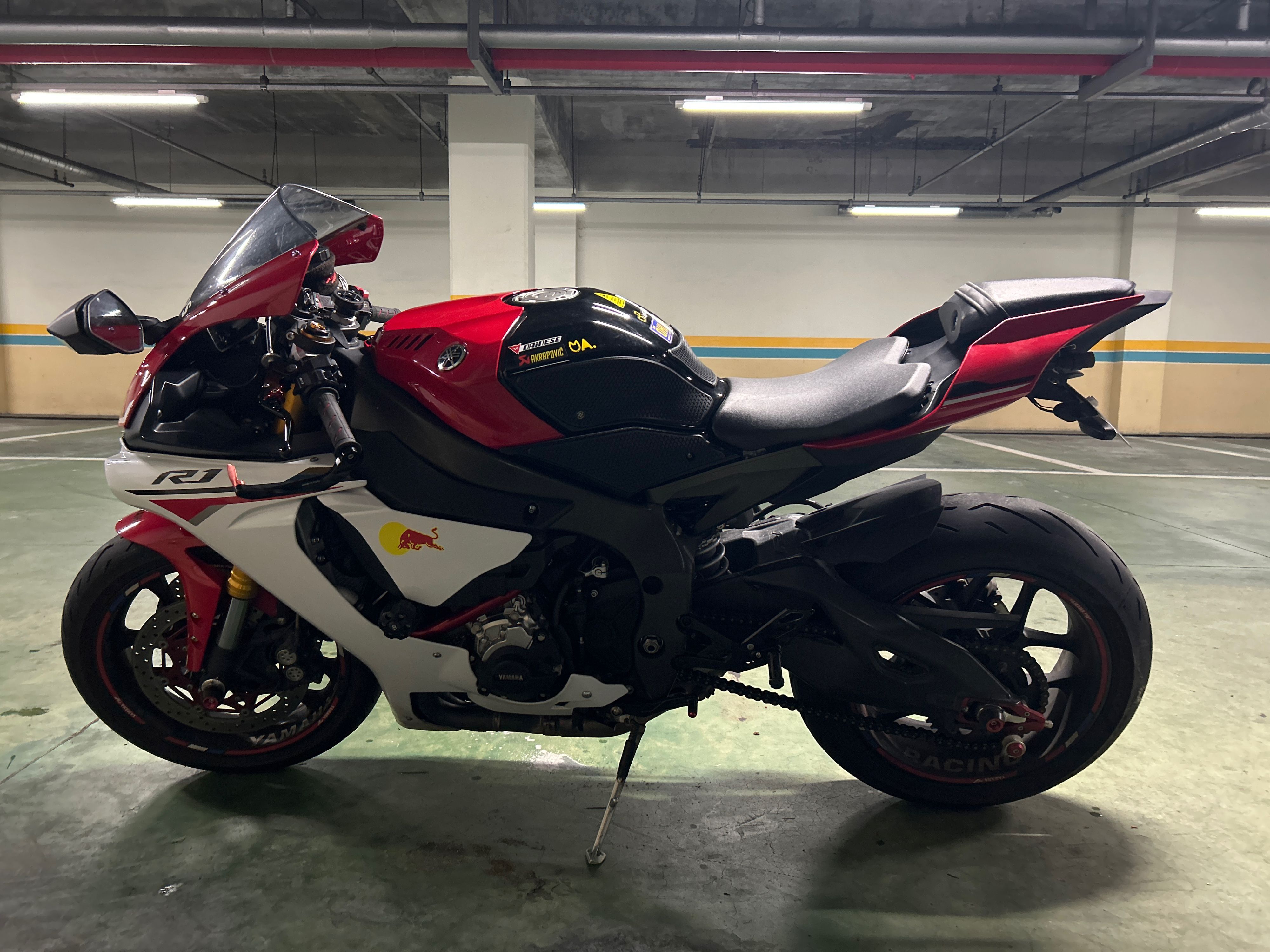 야마하 YZF R1 thumb 2