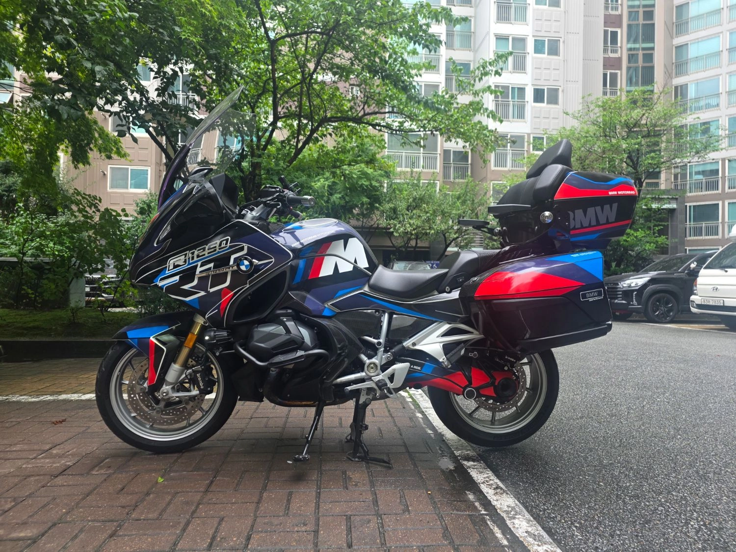 BMW R 1250 RT 2022 건메탈 사진 3