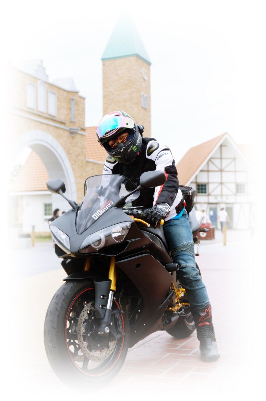 야마하 YZF R1 thumb 2