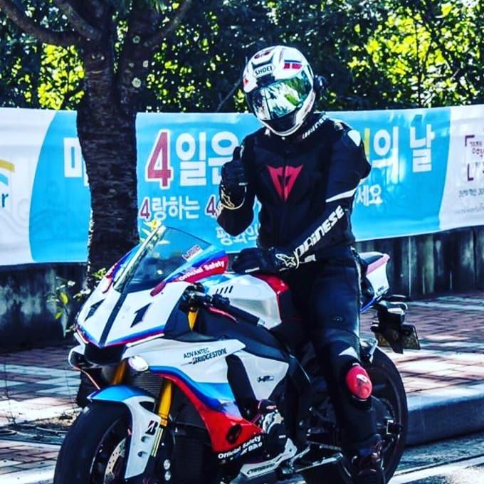 야마하 YZF R1 more