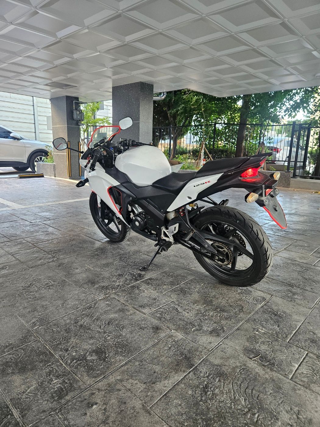 혼다 CBR 125 R more