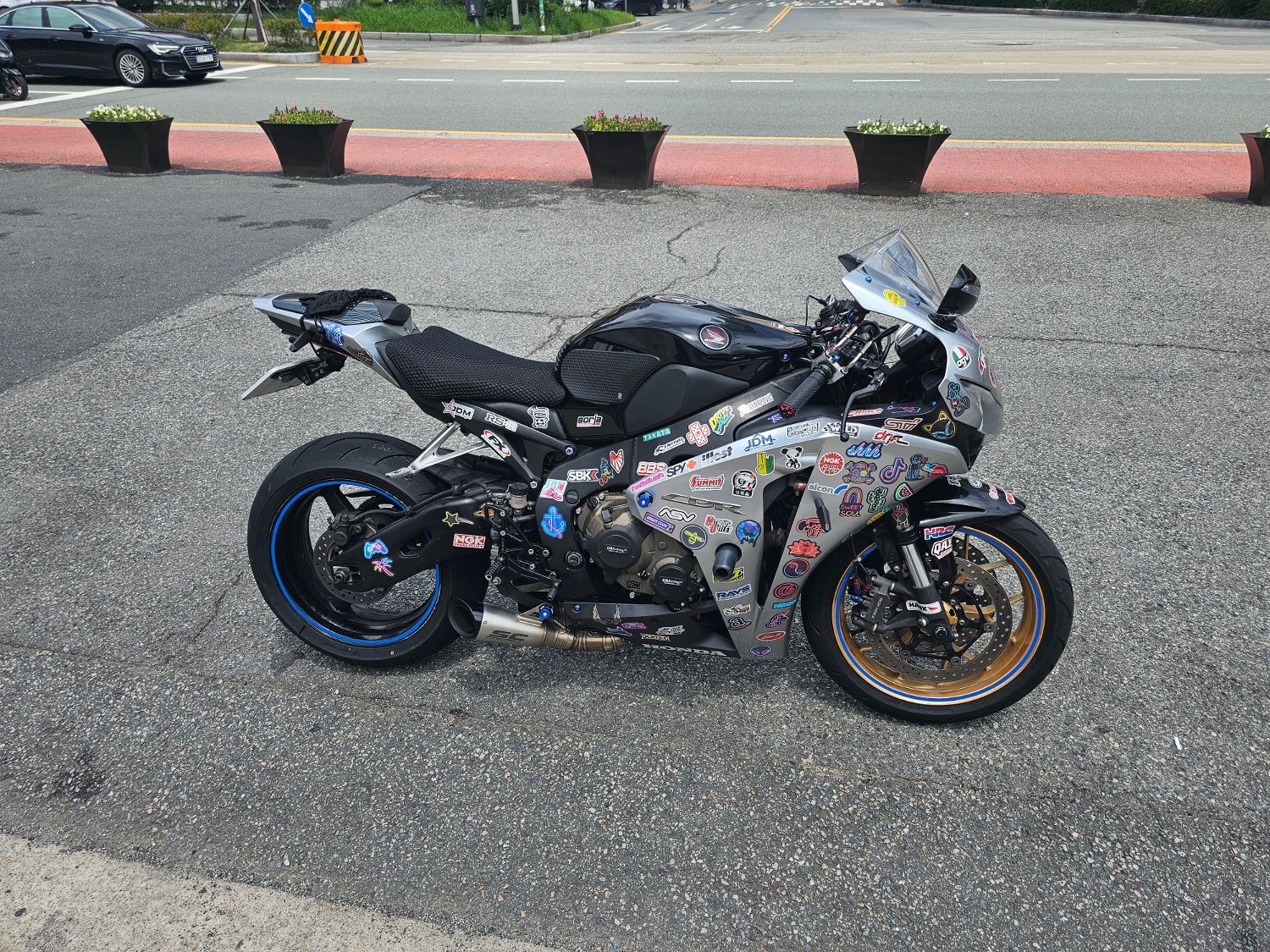 혼다 CBR 1000 RR thumb 2