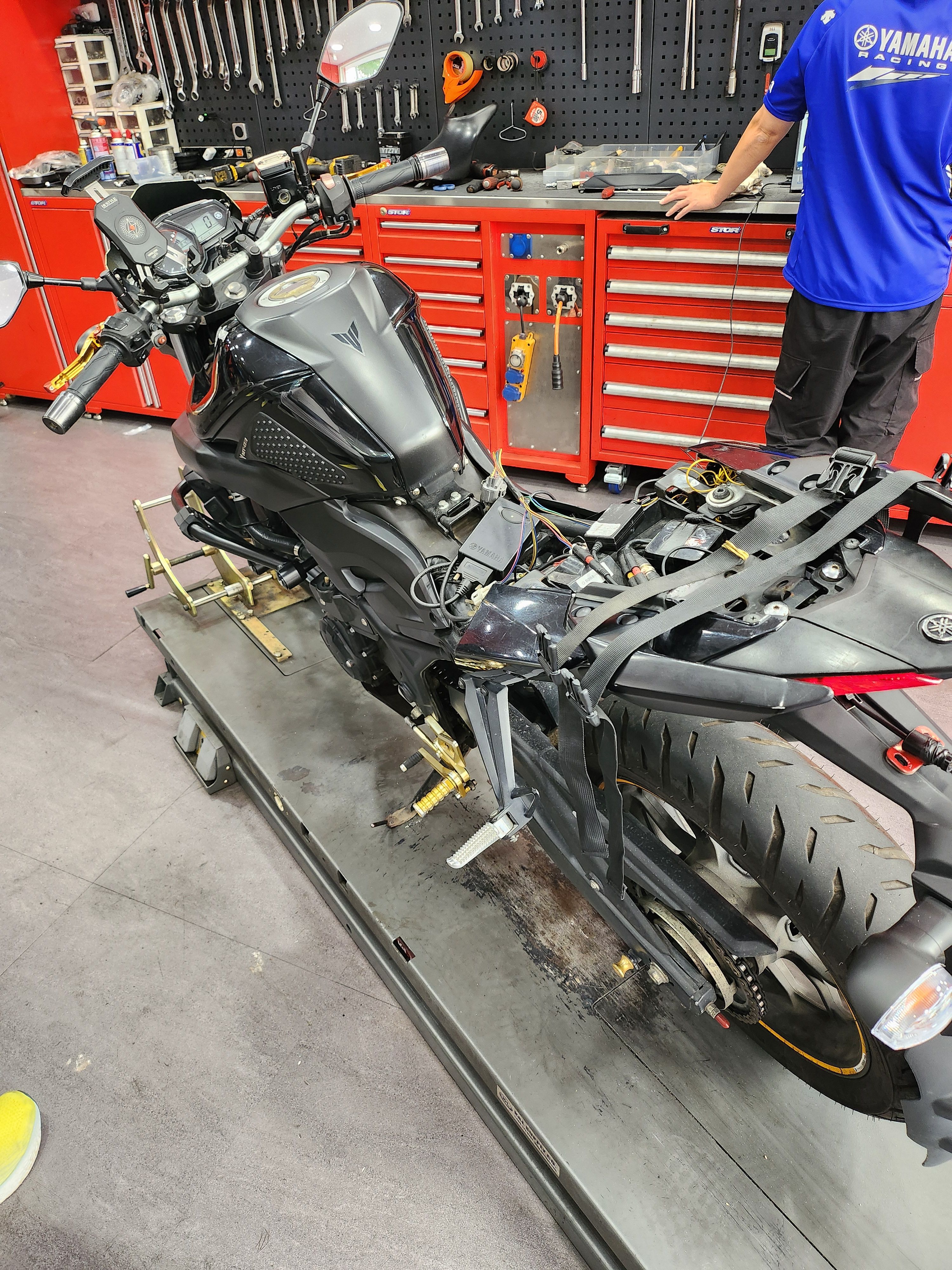 야마하 MT 03 more