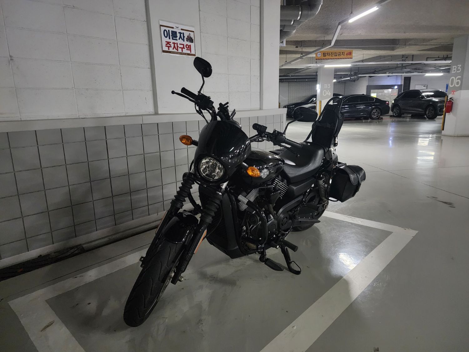 할리데이비슨 스트리트 750 more