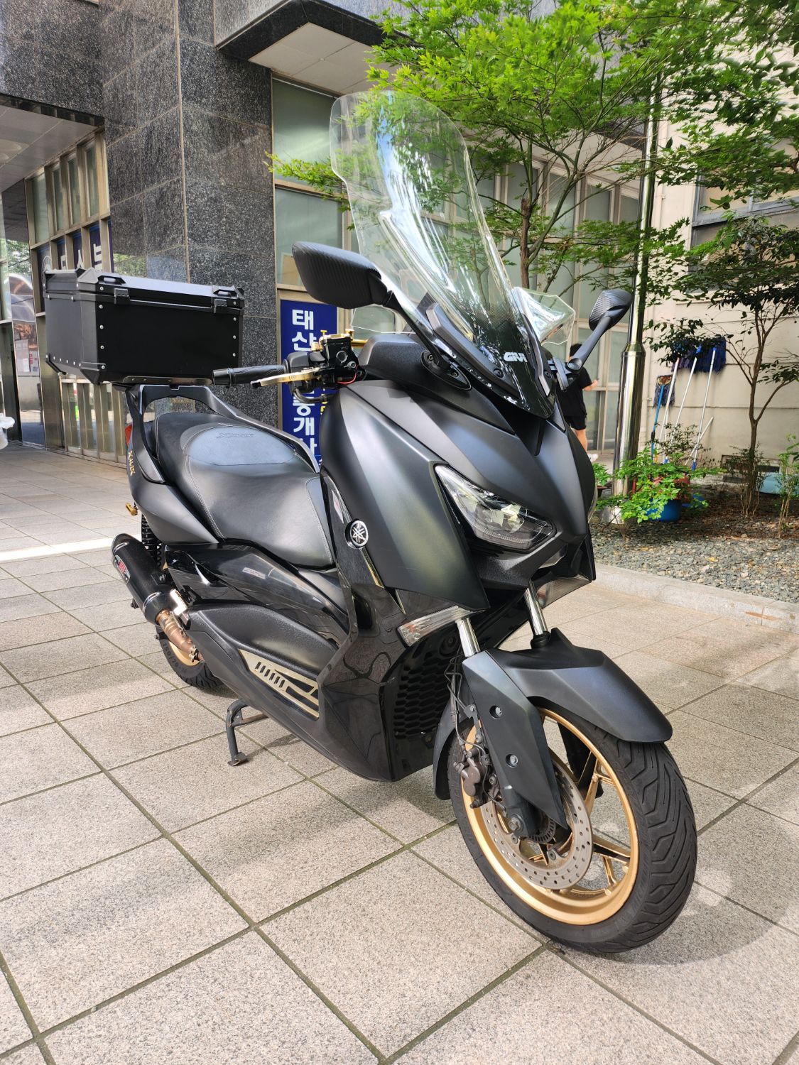 야마하 XMAX 300 ABS more