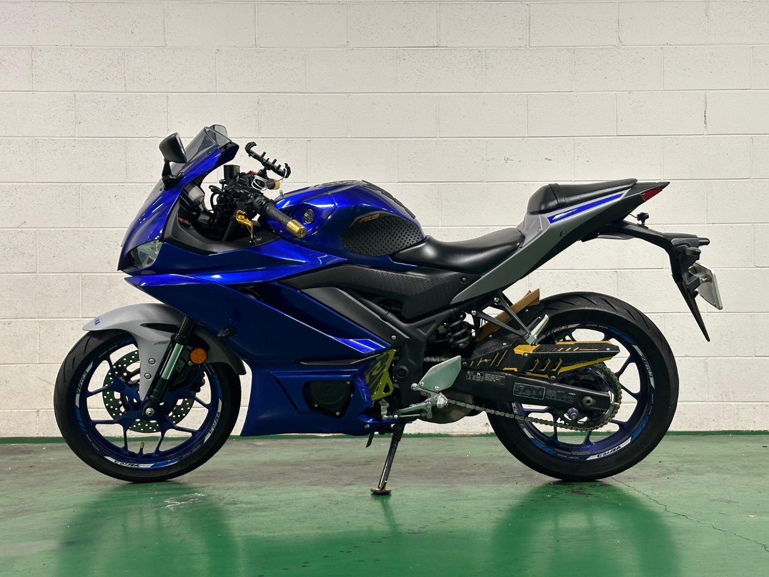 야마하 YZF R3 more