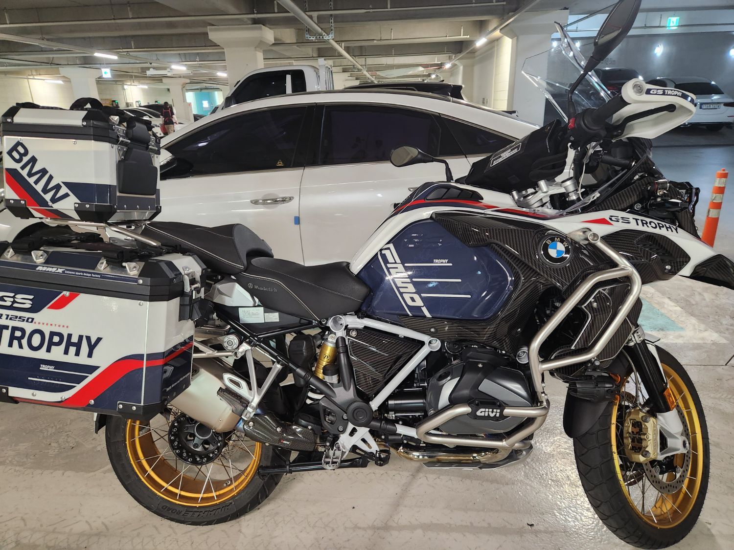 BMW R 1250 GS 어드벤처 2023 화이트 사진 1