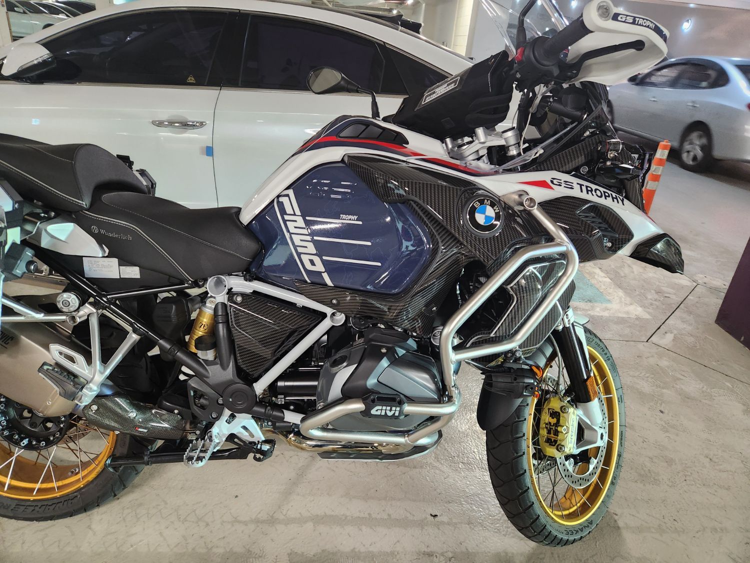 BMW R 1250 GS 어드벤처 2023 화이트 사진 2