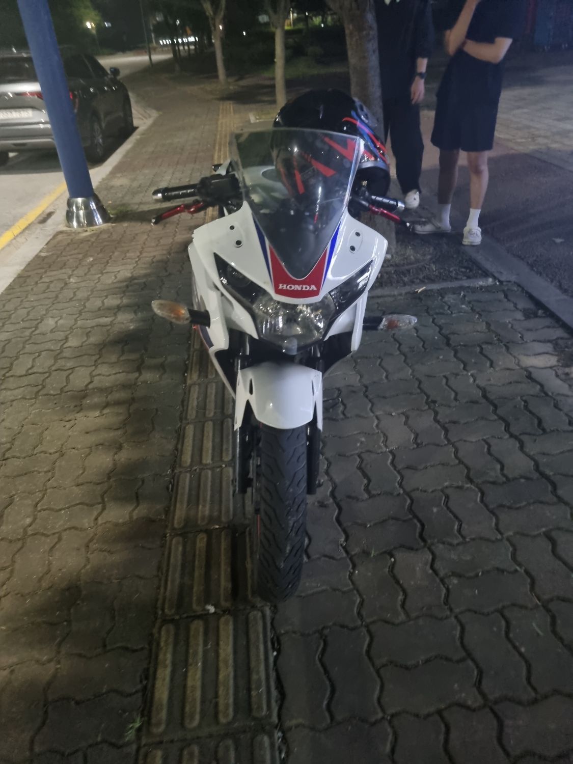 혼다 CBR 125 R thumb 2