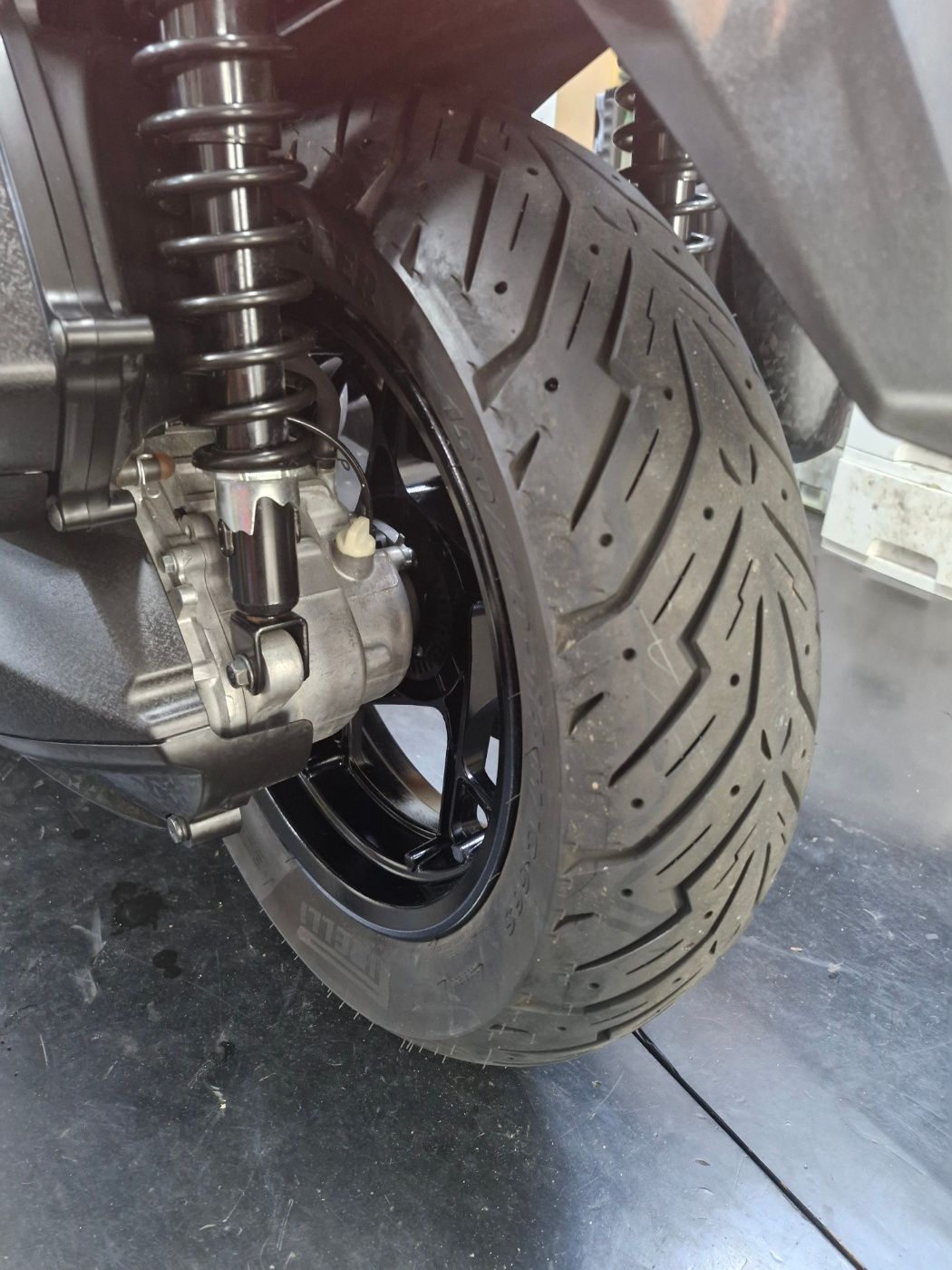 야마하 XMAX 300 ABS thumb 2