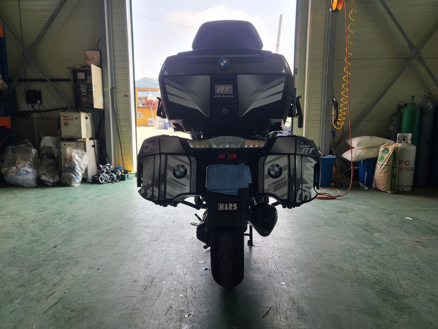 BMW R 1250 RT 2021 블랙 사진 4