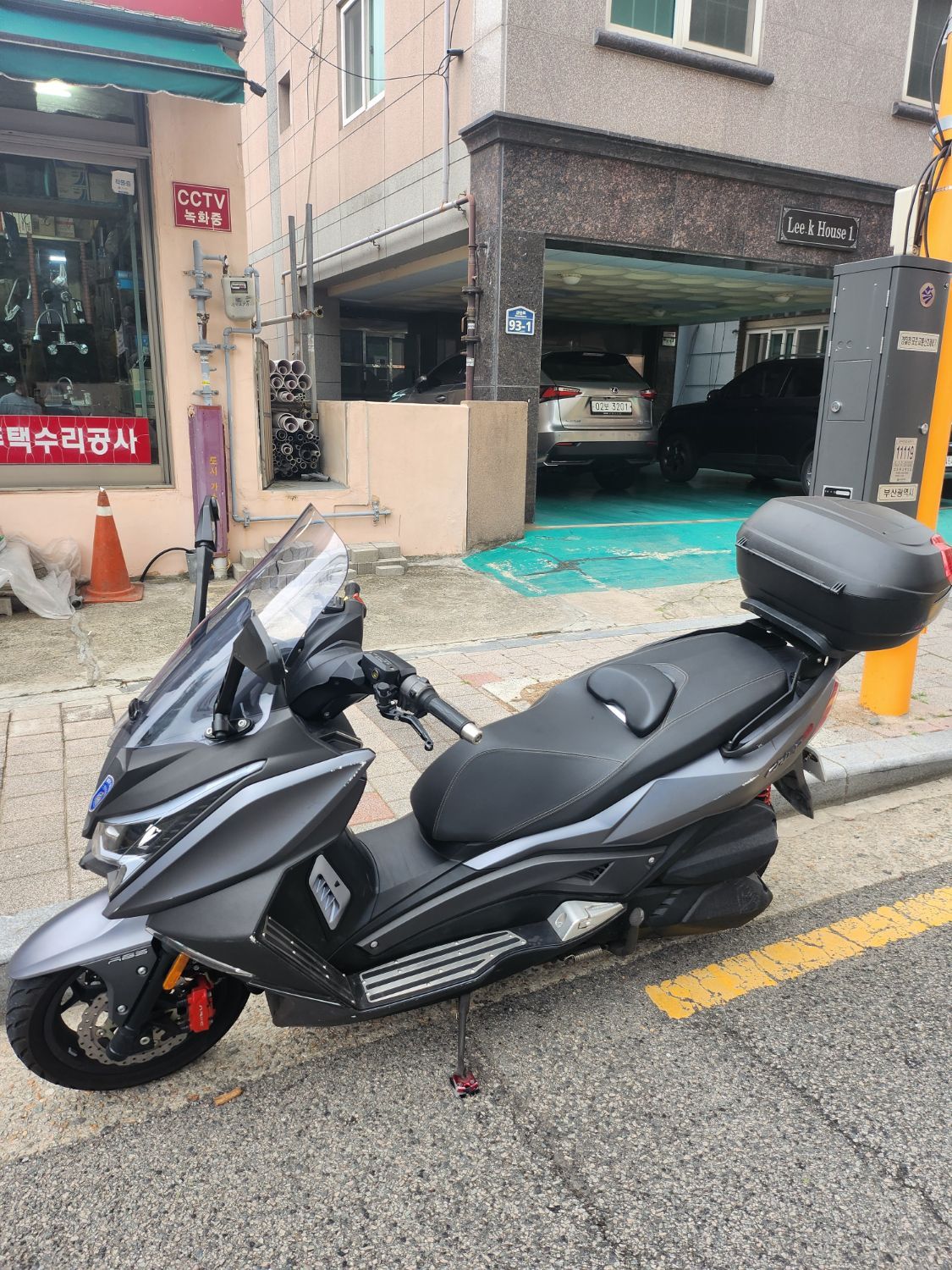 케이앤씨모터스 에릭 300 more