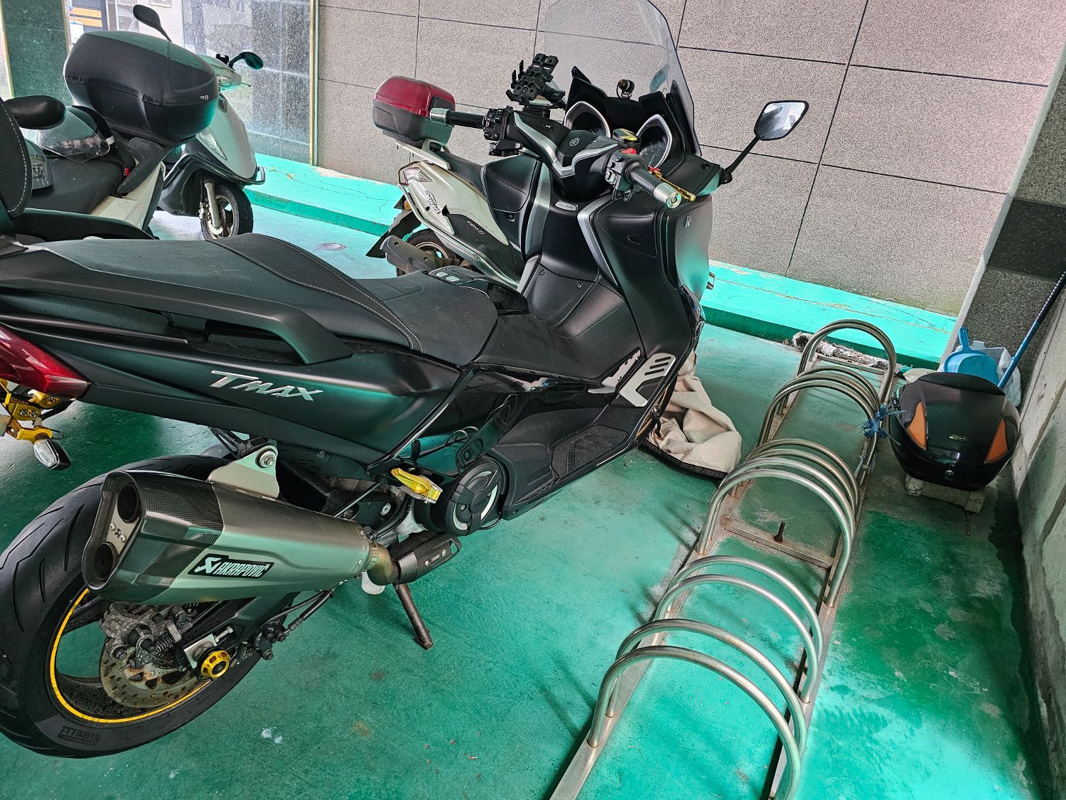 야마하 TMAX 530 more