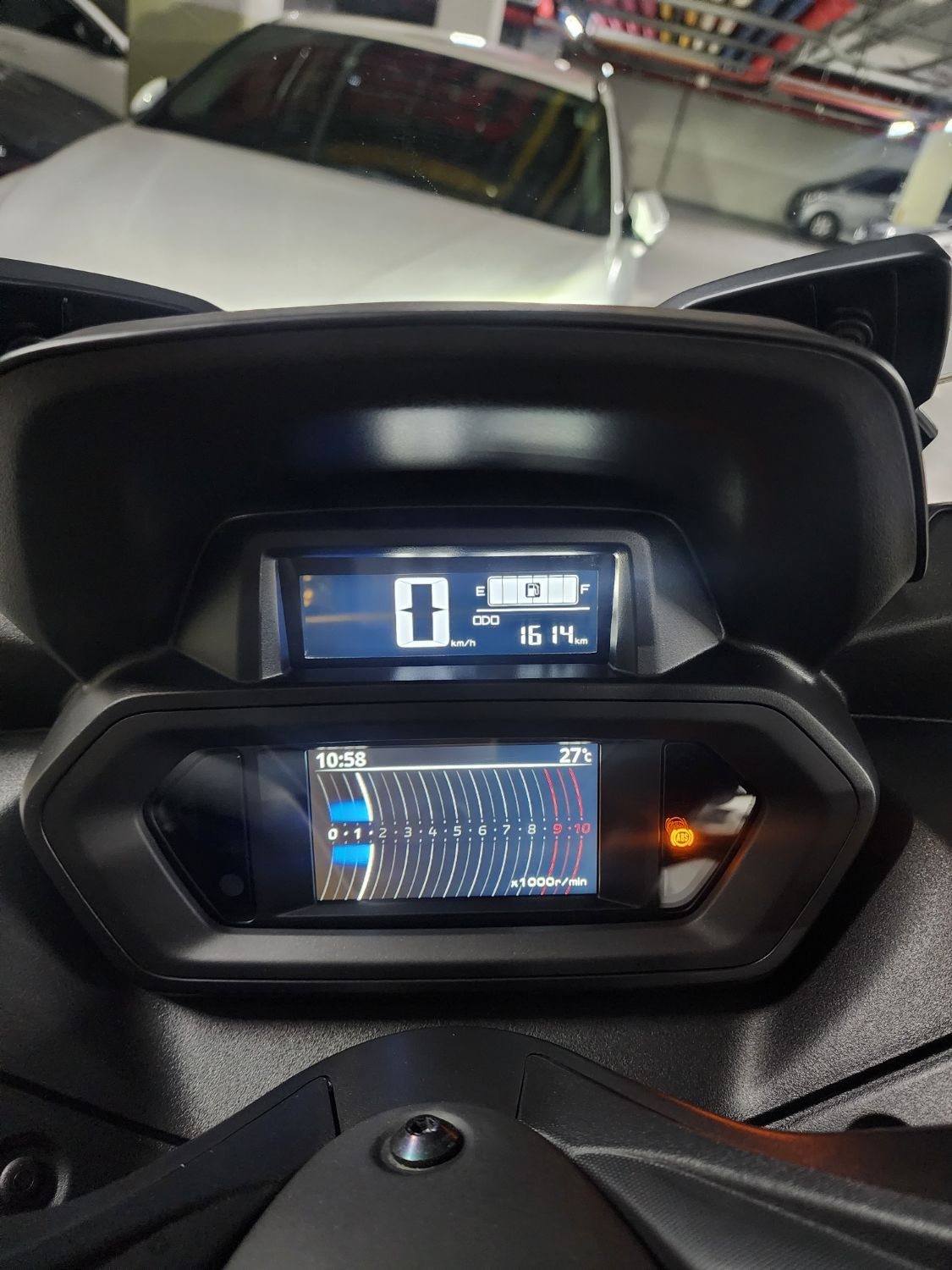 야마하 XMAX 300 ABS thumb 2