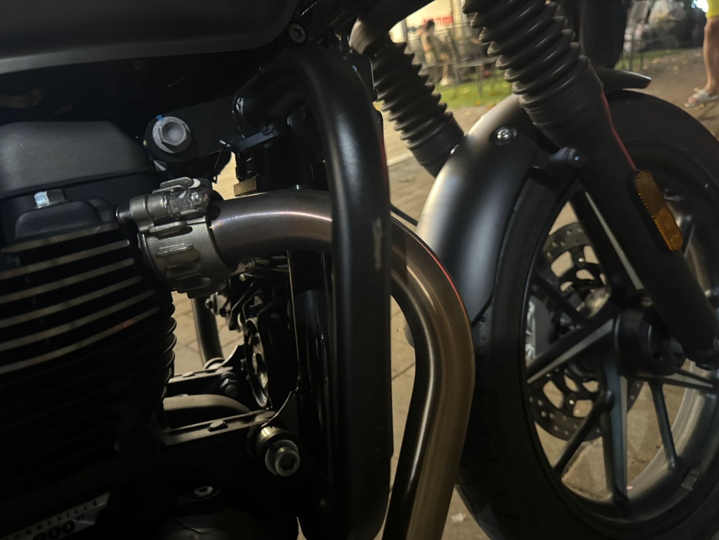 트라이엄프 스트리트 트윈 900 more