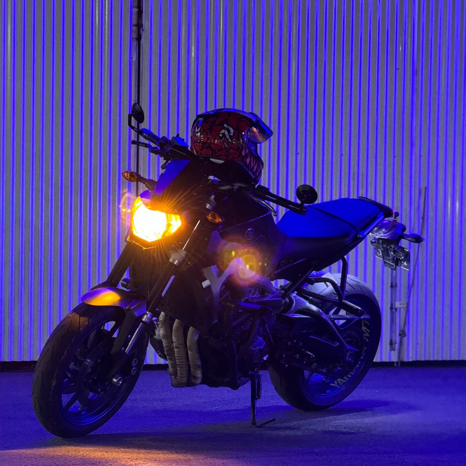 야마하 MT 09 thumb 2