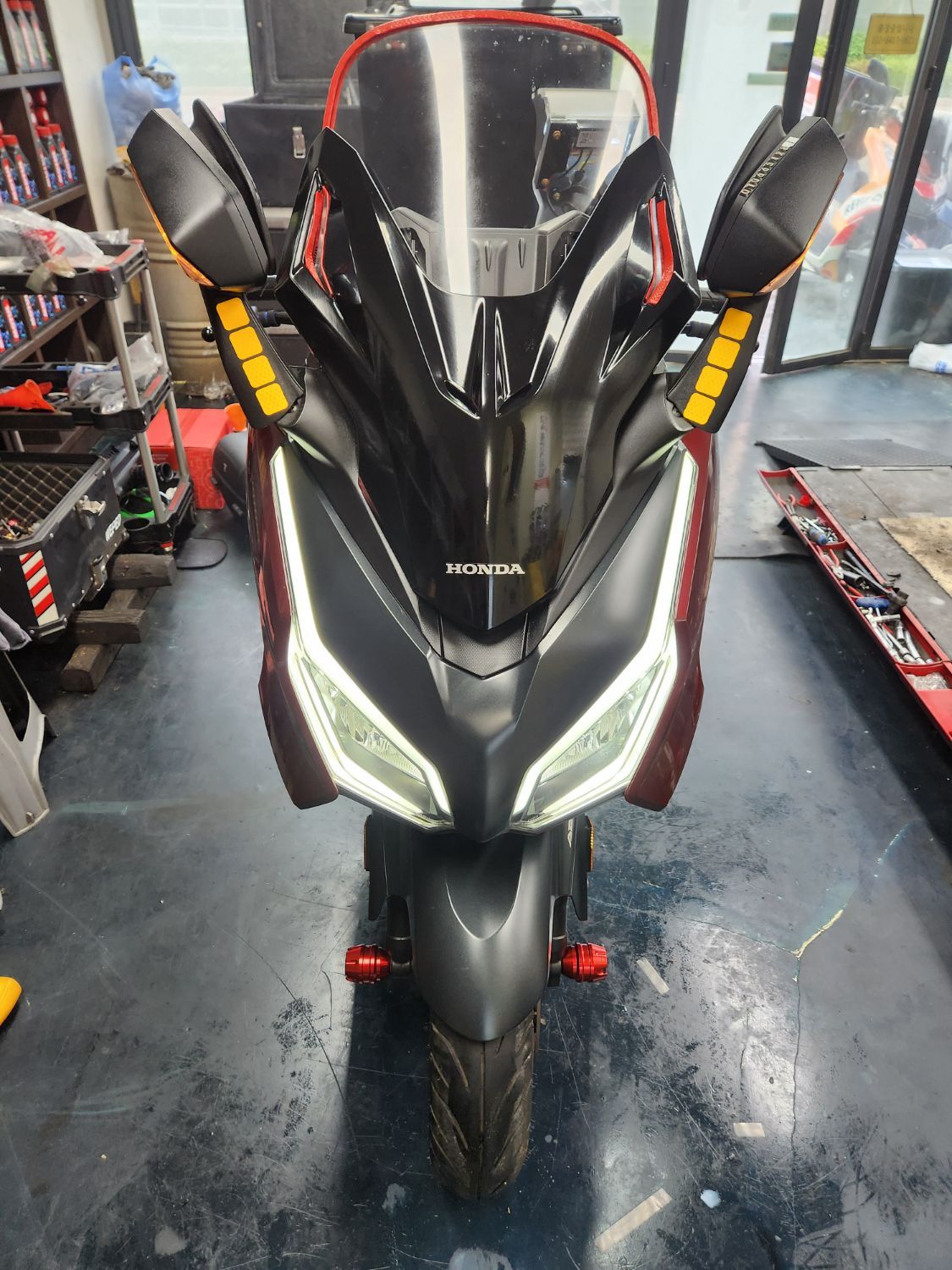 혼다 포르자 350 thumb 2