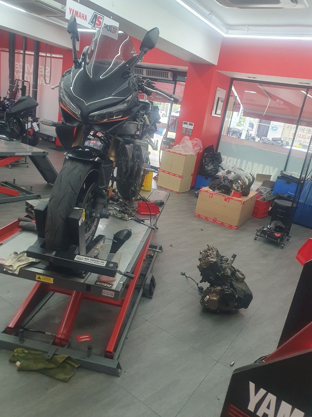 혼다 CBR 650 R 2022 블랙 사진 5