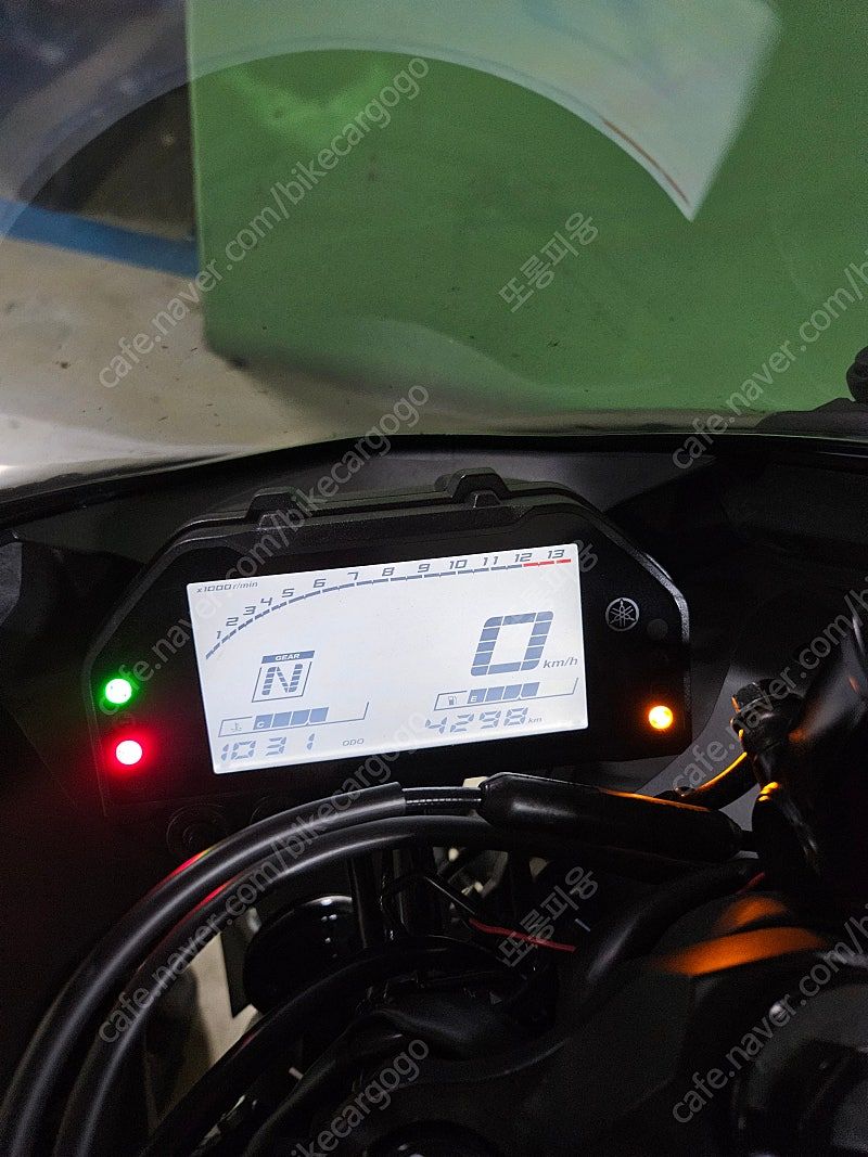 야마하 YZF R3 main