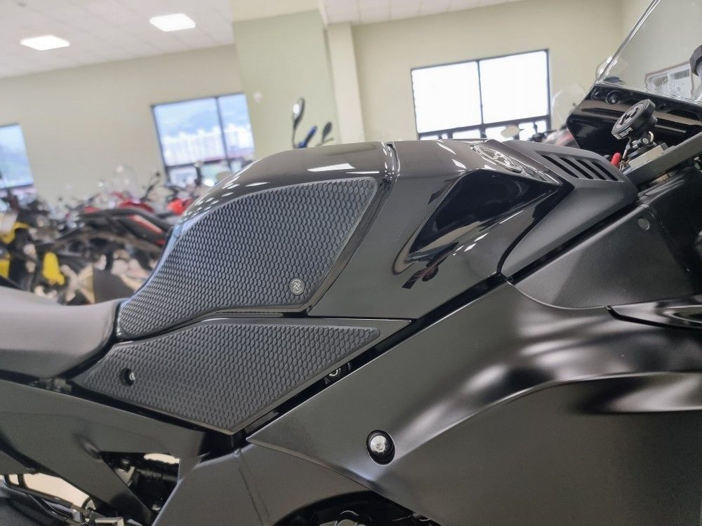 야마하 YZF R1 thumb 2