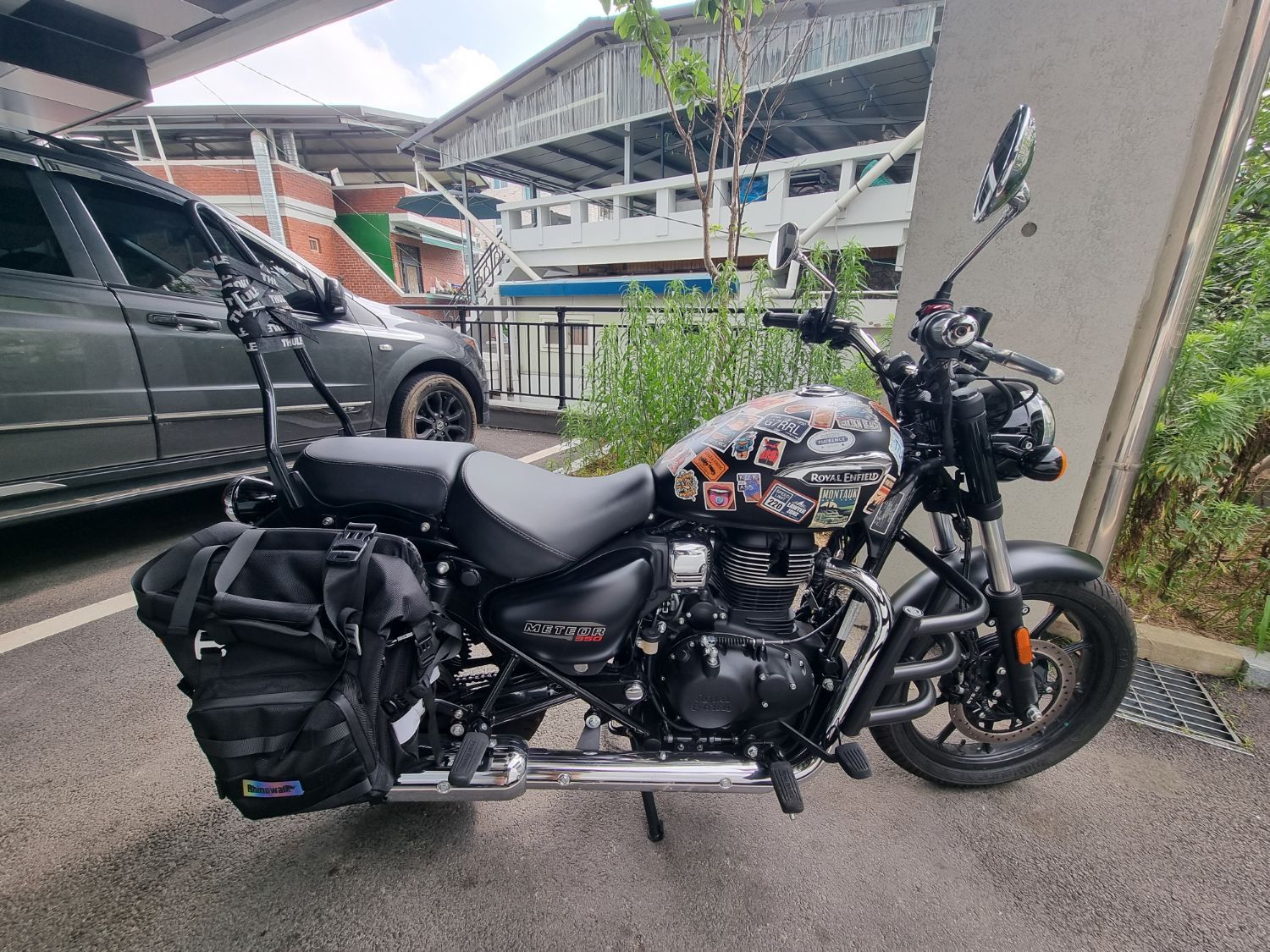 로얄엔필드 메테오 350 thumb 2