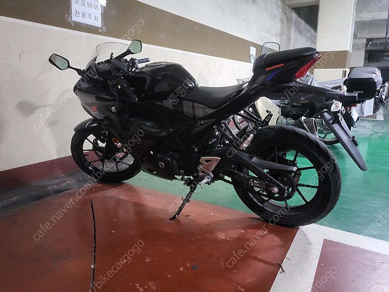 스즈키 GSX R 125 ABS thumb 2