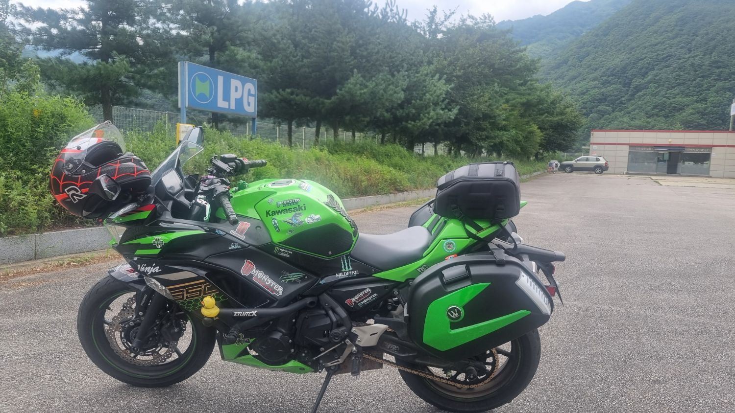 가와사키 닌자 650 more