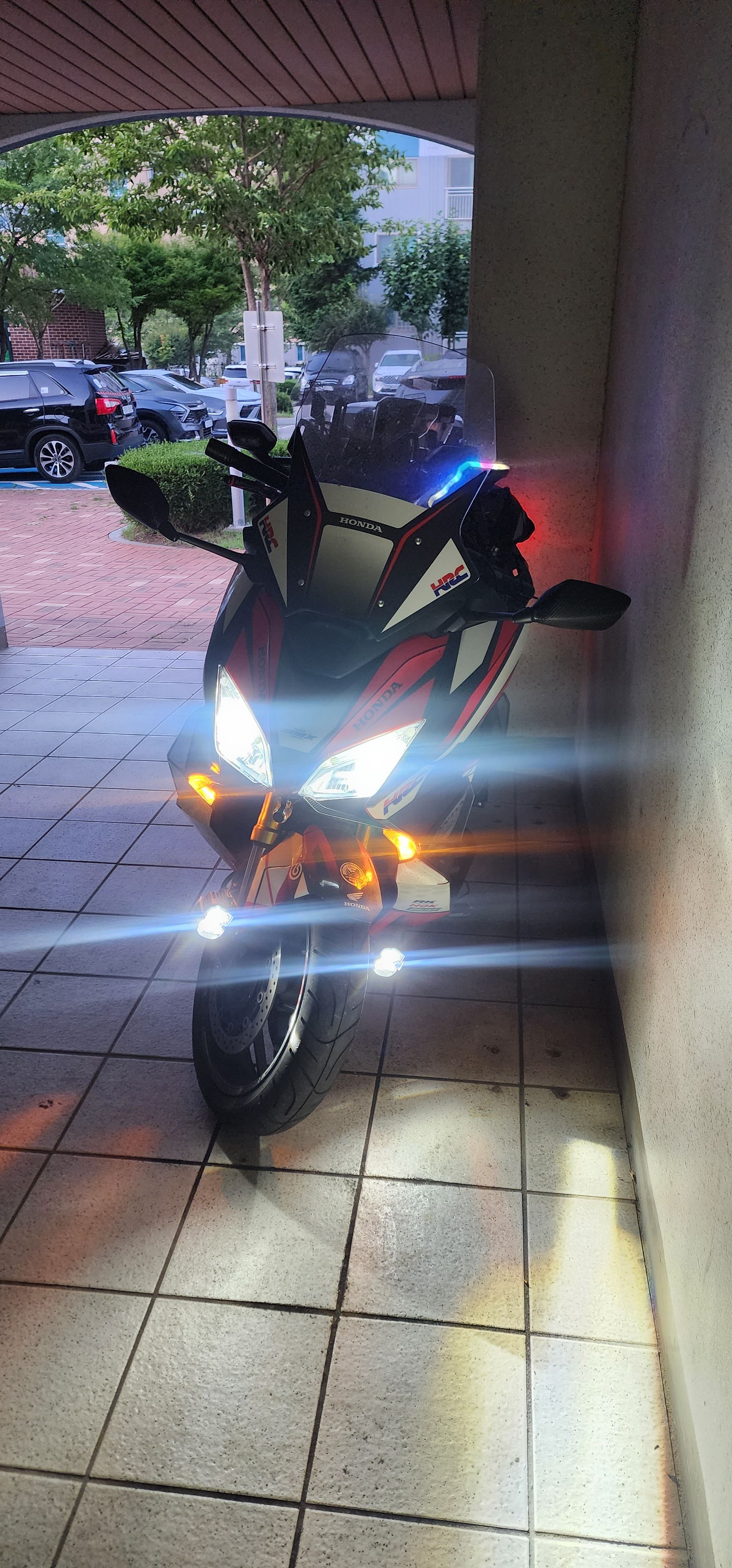 혼다 포르자 750 2021 레드 사진 5