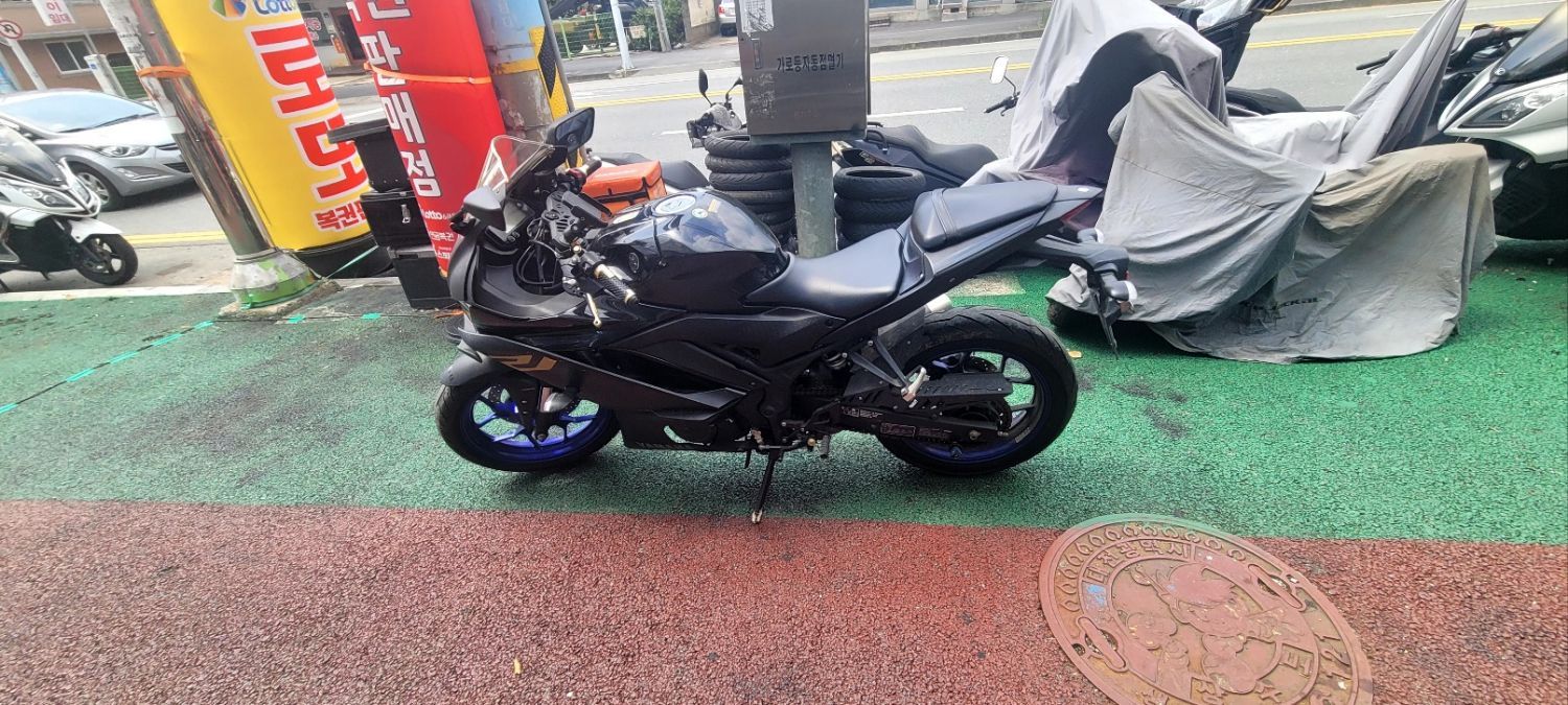 야마하 YZF R3 more