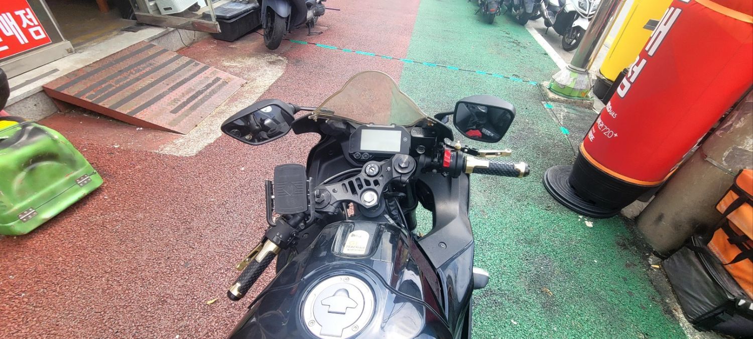 야마하 YZF R3 thumb 2