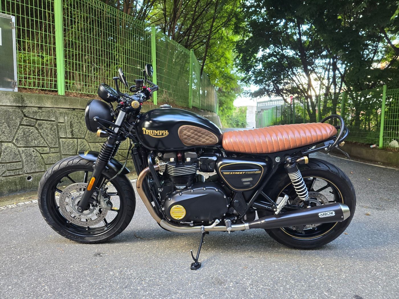 트라이엄프 스트리트 트윈 900 thumb 2