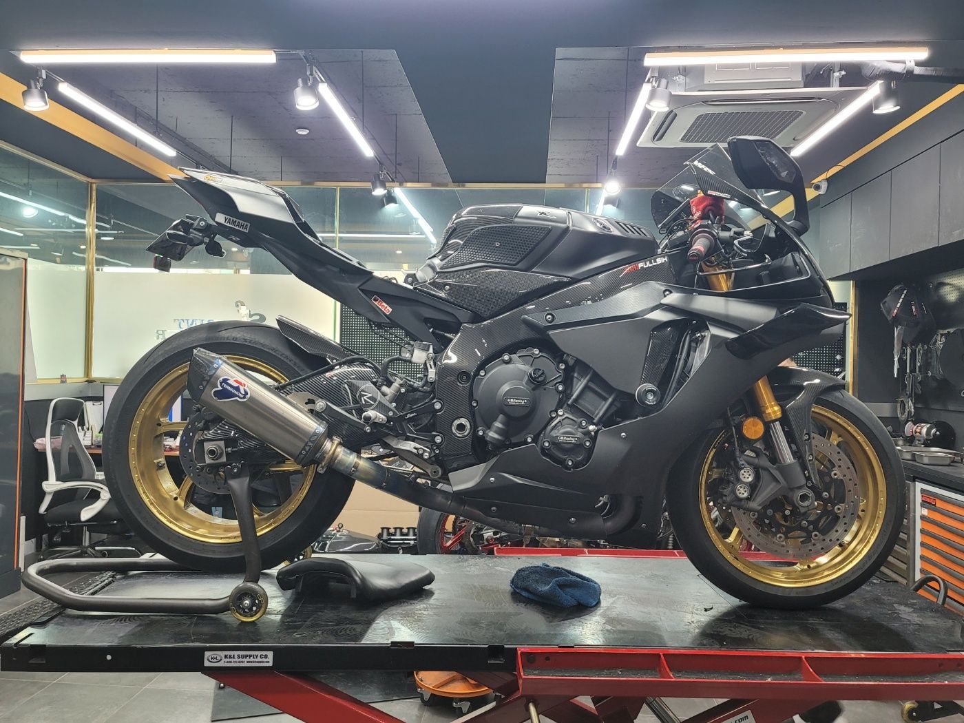 야마하 YZF R1 more
