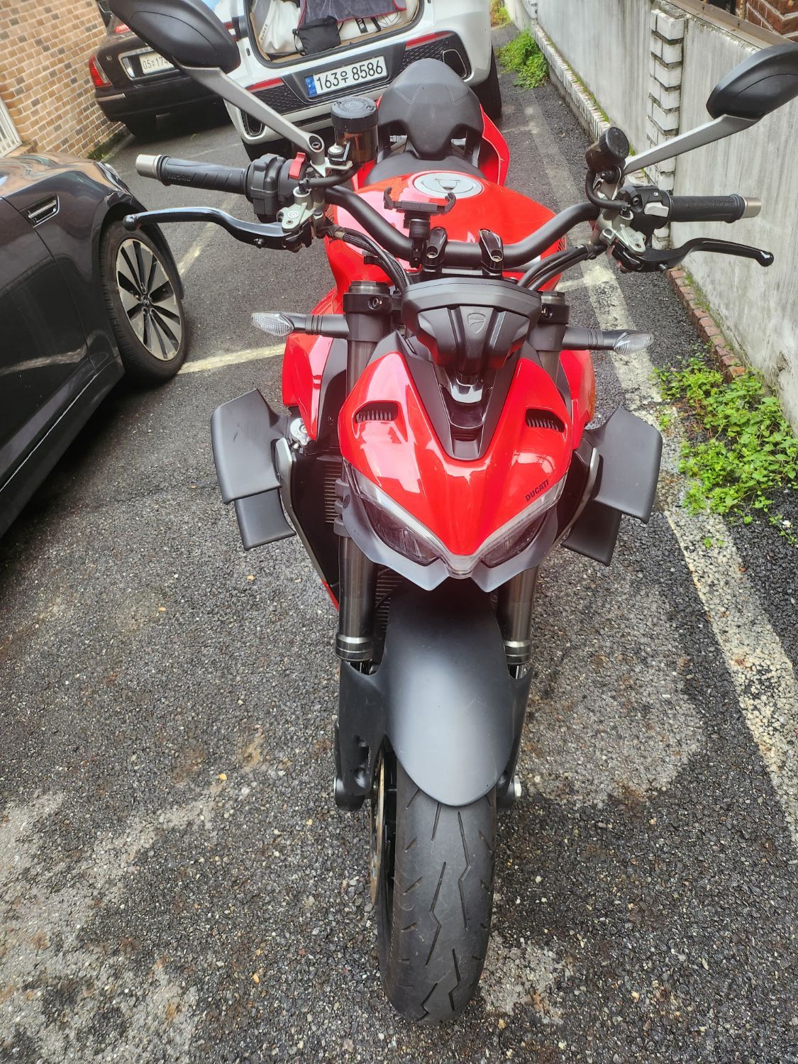 두카티 스트리트파이터 V4 S more