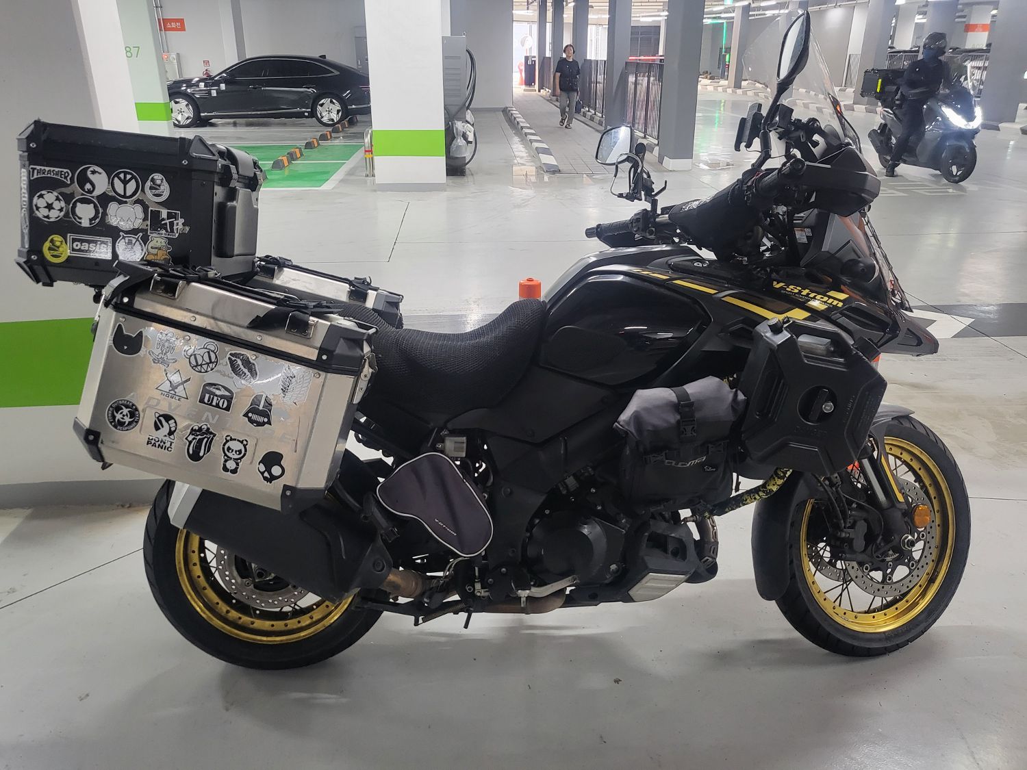 스즈키 브이스트롬 1000 XT more