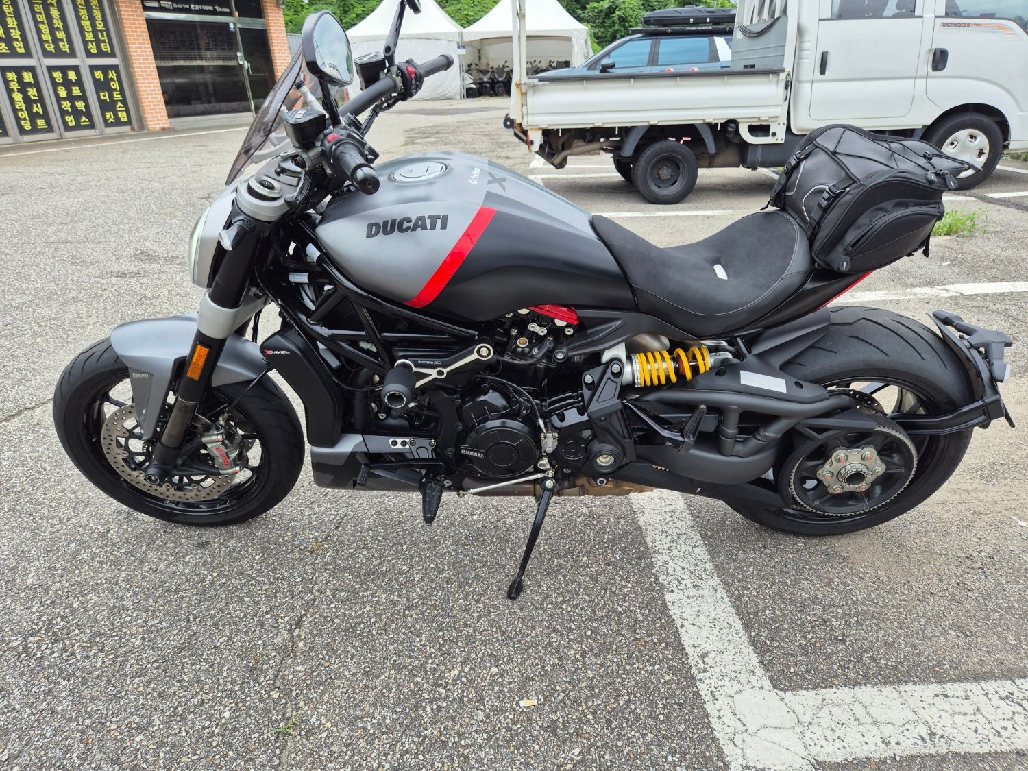 두카티 X 디아벨 블랙스타 more