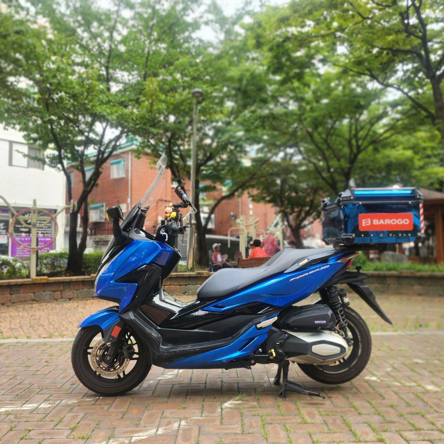 혼다 포르자 350 thumb 2