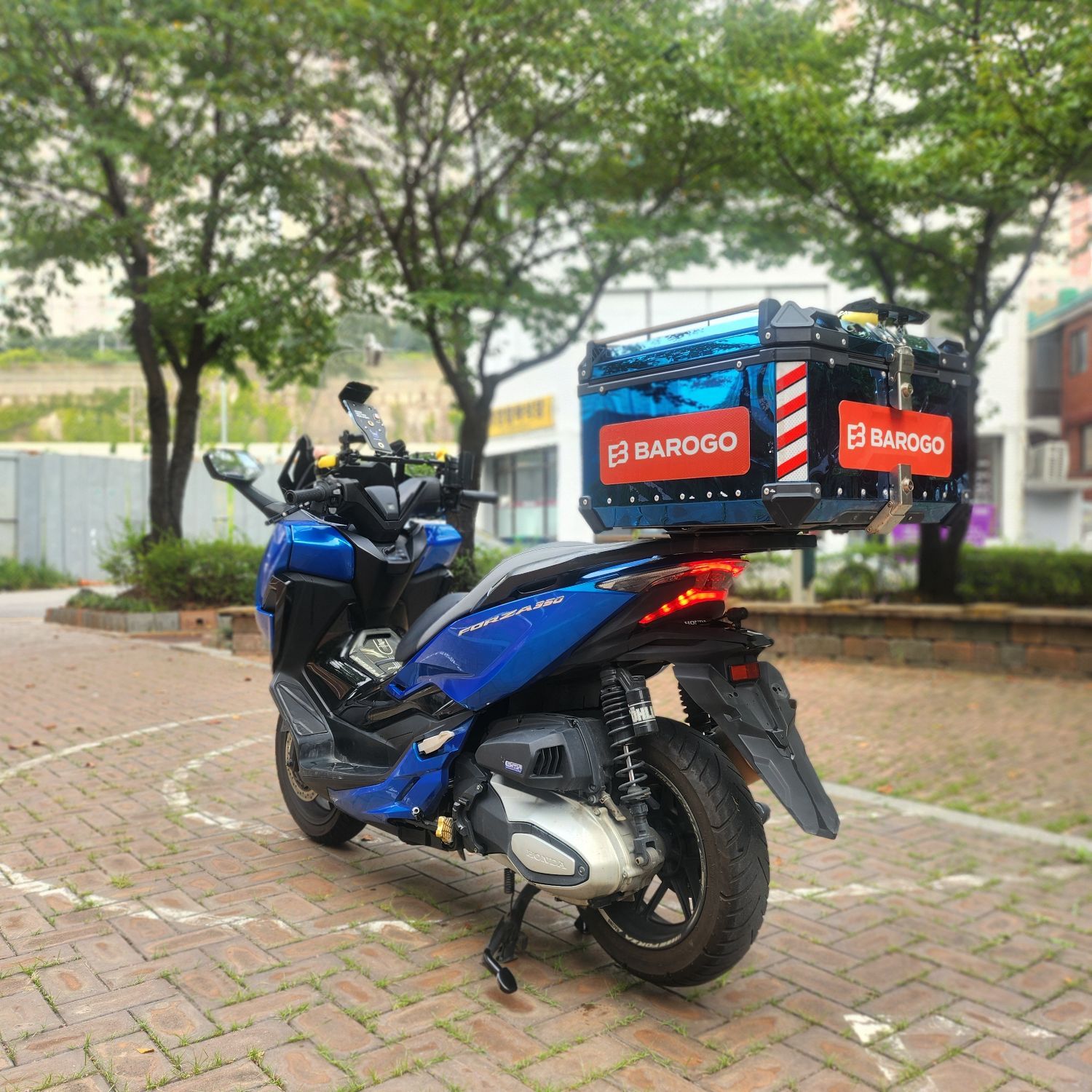 혼다 포르자 350 more