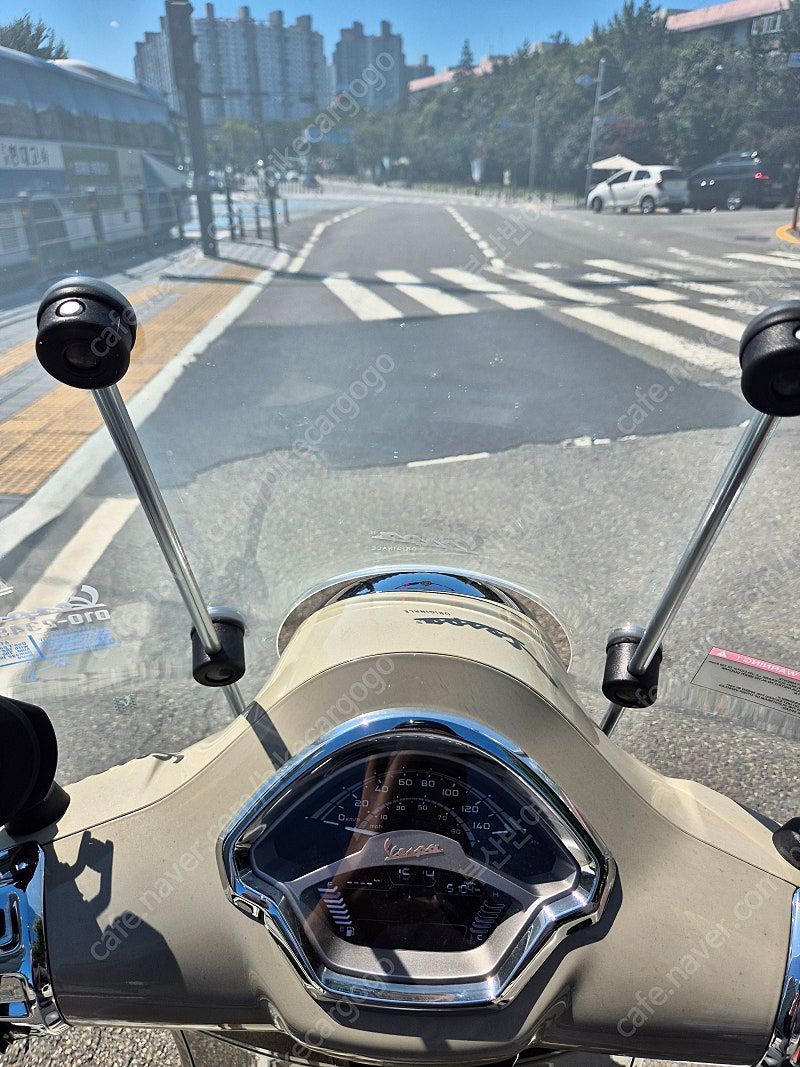 베스파 GTS 300 thumb 2