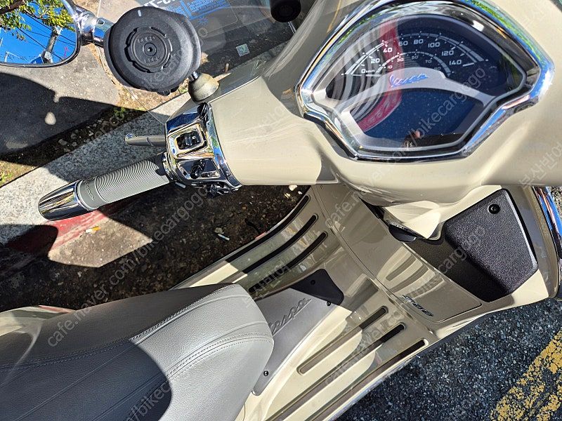 베스파 GTS 300 more