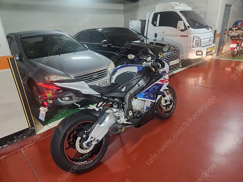 BMW S 1000 RR 2019 화이트 사진 2