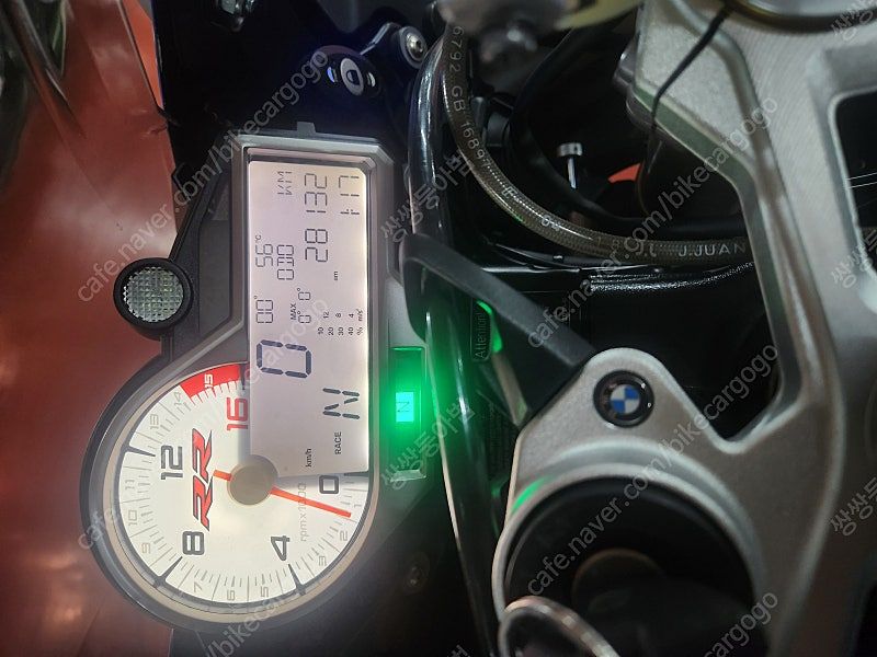 BMW S 1000 RR 2019 화이트 사진 3