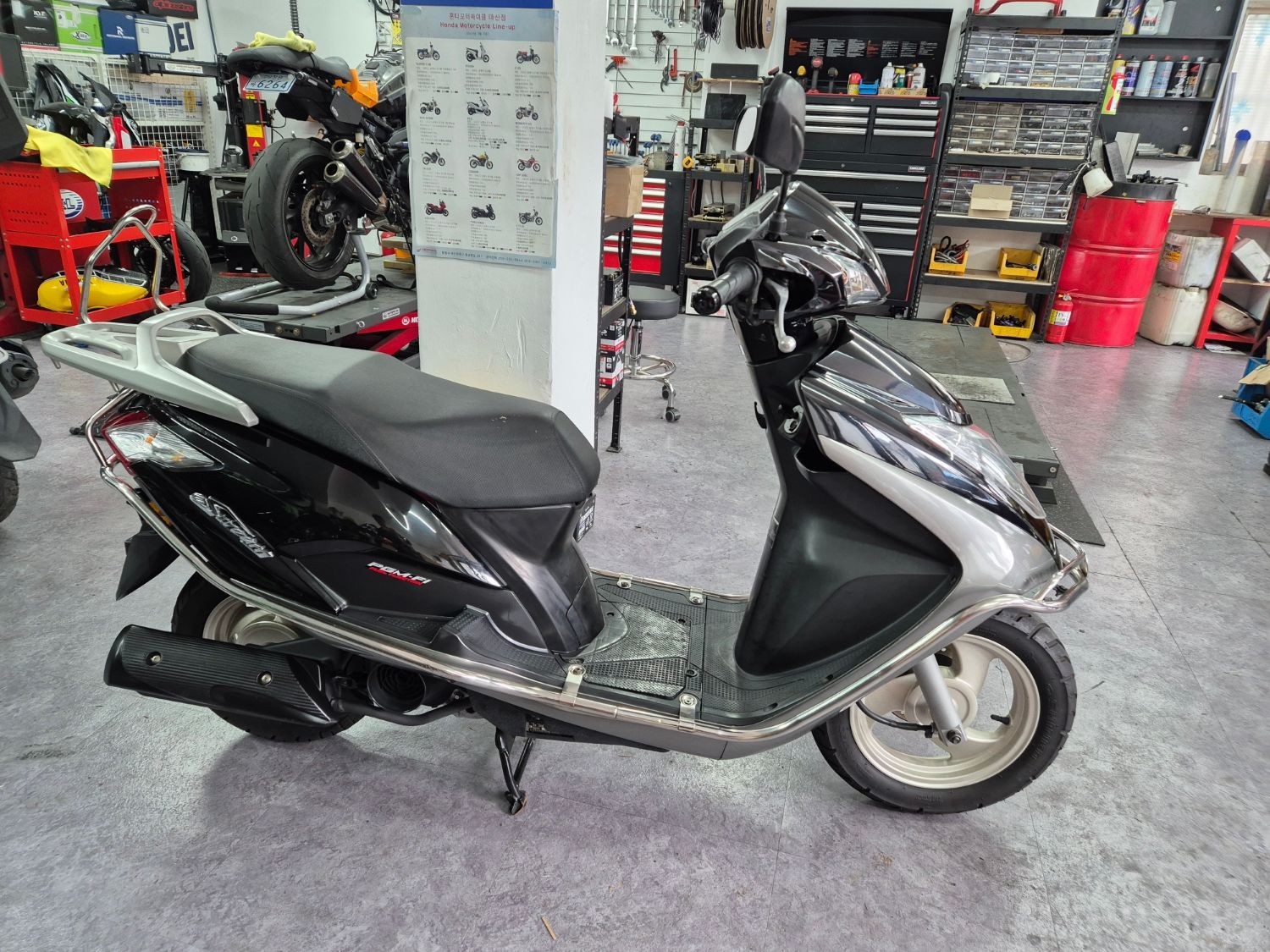 혼다 스트림 125 more