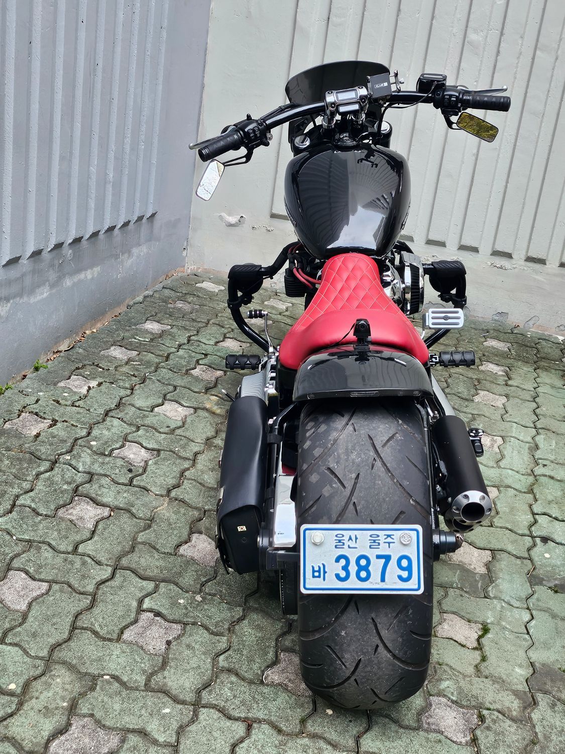 할리데이비슨 브레이크아웃 114 more